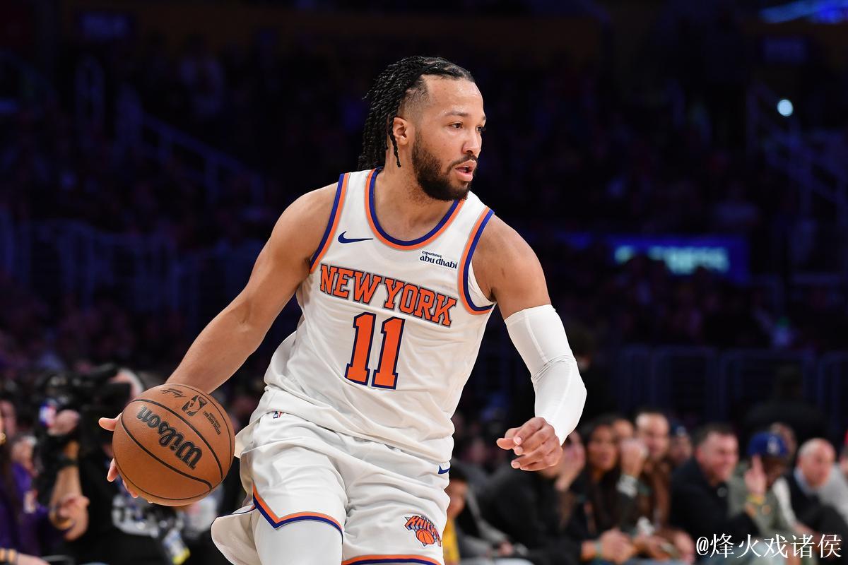 Shams：布伦森因右脚踝扭伤将缺席对阵勇士的比赛